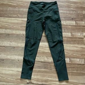 Victoria’s Secret leggings size medium.